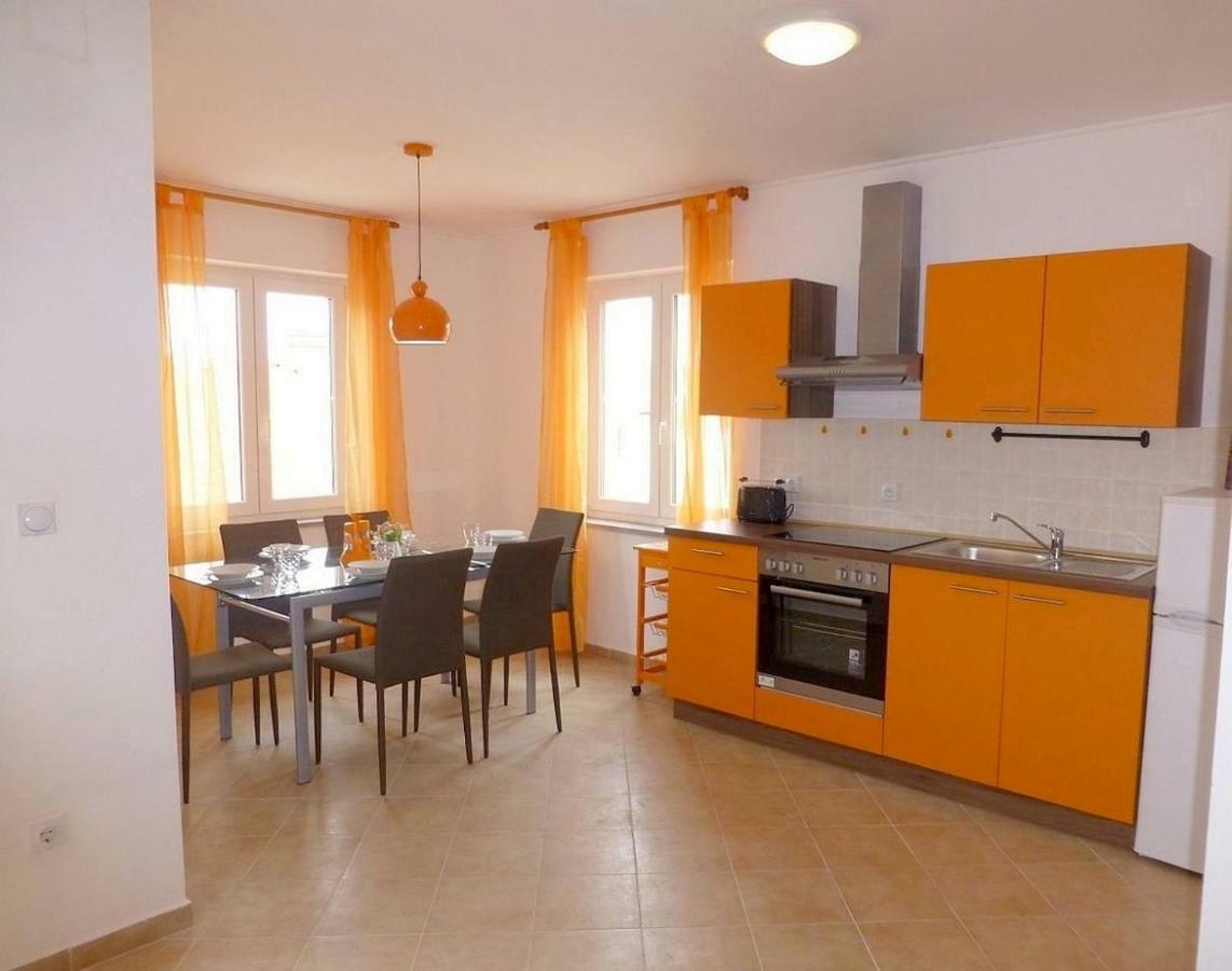 Apartments Kvesic Šilo Eksteriør bilde