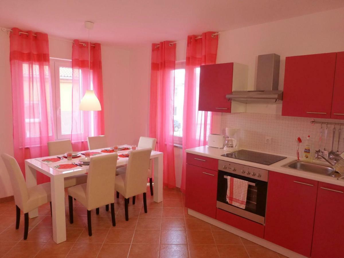 Apartments Kvesic Šilo Eksteriør bilde