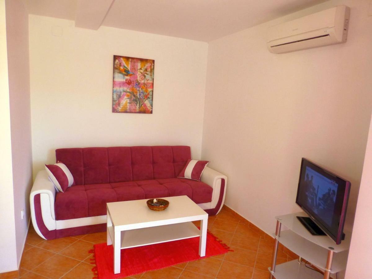 Apartments Kvesic Šilo Eksteriør bilde